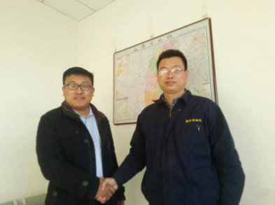 仟億達范總(左)與立恒鋼鐵集團解總(右)簽約  仟億達范總(左)與立恒鋼鐵集團解總(右)簽約