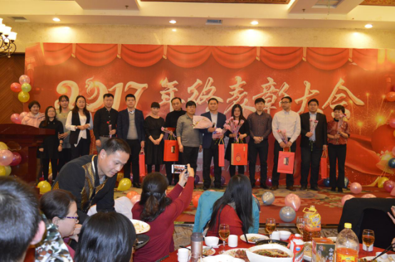 獎(jiǎng) 獎(jiǎng)