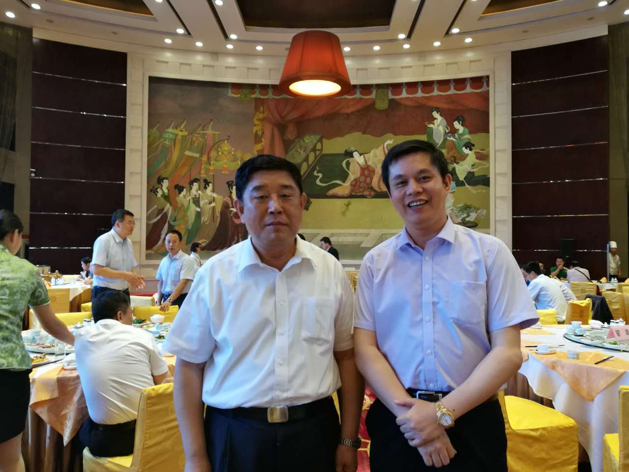 仟億達831999董事長鄭兩斌應邀參加民營企業助推山西轉型發展會 仟億達831999董事長鄭兩斌應邀參加民營企業助推山西轉型發展會